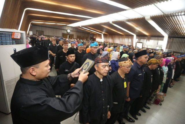 Yana Lantik 250 Pejabat Struktural Pemkot Bandung2