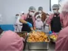 Lihat Langsung Dapur Pengolahan, Siswa SDN Rosela Indah Kenal Proses Makan Bergizi Gratis