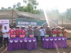 Dukung Program Swasembada Pangan, Kapolda Jabar Tinjau Lahan Budidaya Bawang Putih di Darma Kuningan