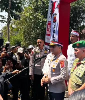 Sambut HUT Kemerdekaan RI ke 81, Kapolda Jabar Resmikan Jembatan Merah Putih di Kabupaten Bandung