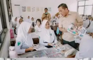 SMP Negeri 5 Karawang Barat Dapat Modul Pembelajaran Gratis, Dari Bupati Aep , Ringankan Beban Orang Tua Siswa