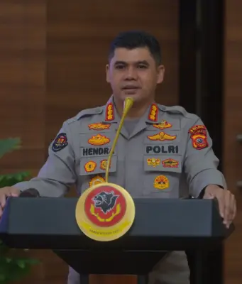 Kombes Pol Hendra Rochmawan, S.I.K., M.H Sosok di Balik Strategi Komunikasi Polda Jabar