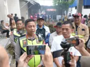 Kapolresta Karawang Bersama Bupati dan forkopimda Karawang, Gerak Cepat Tangani Kebakaran ATR/BPN Kabupaten Karawang.